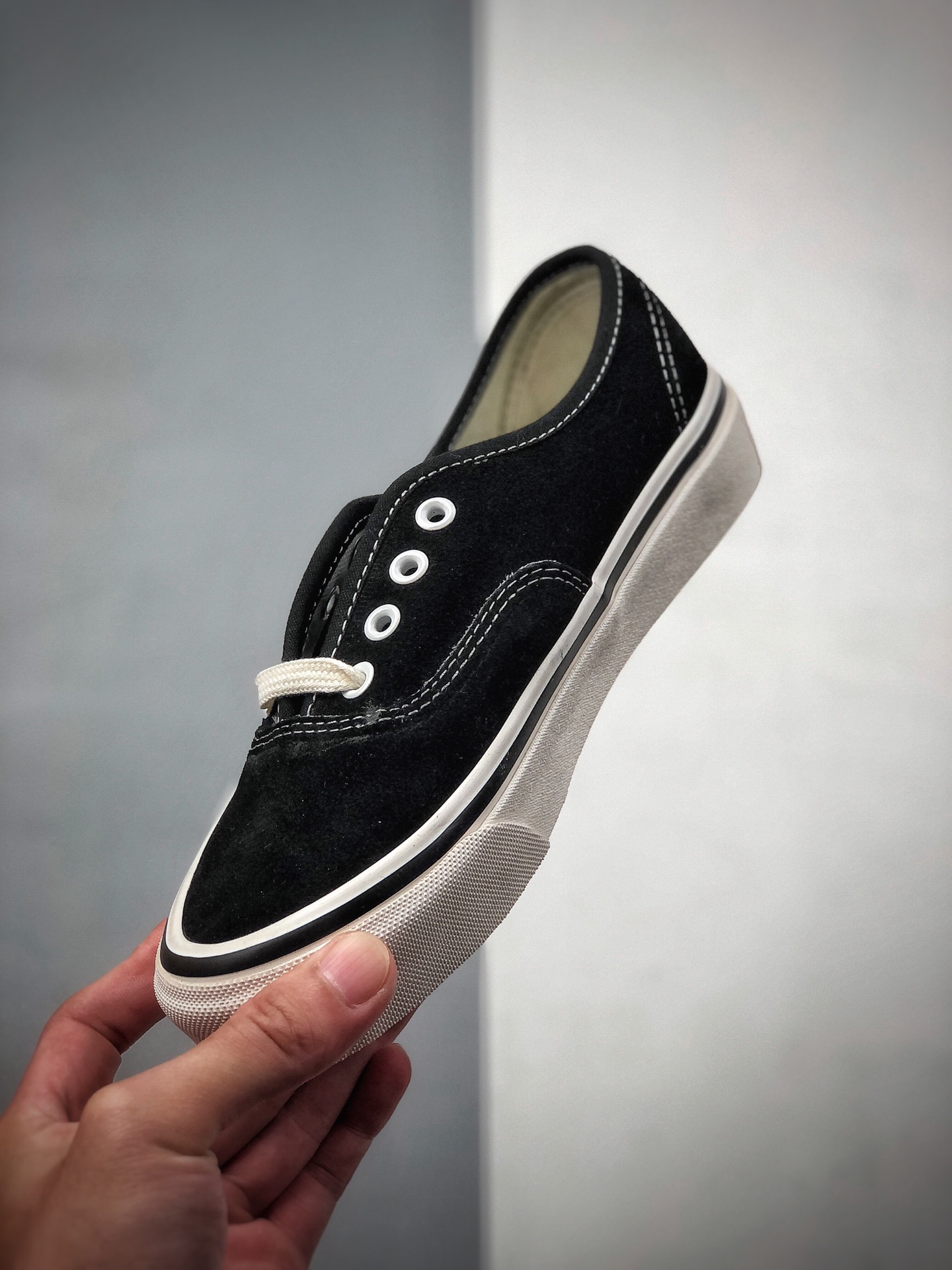 140   秋冬新款Vans Authentic 安纳海姆麂皮硫化板鞋