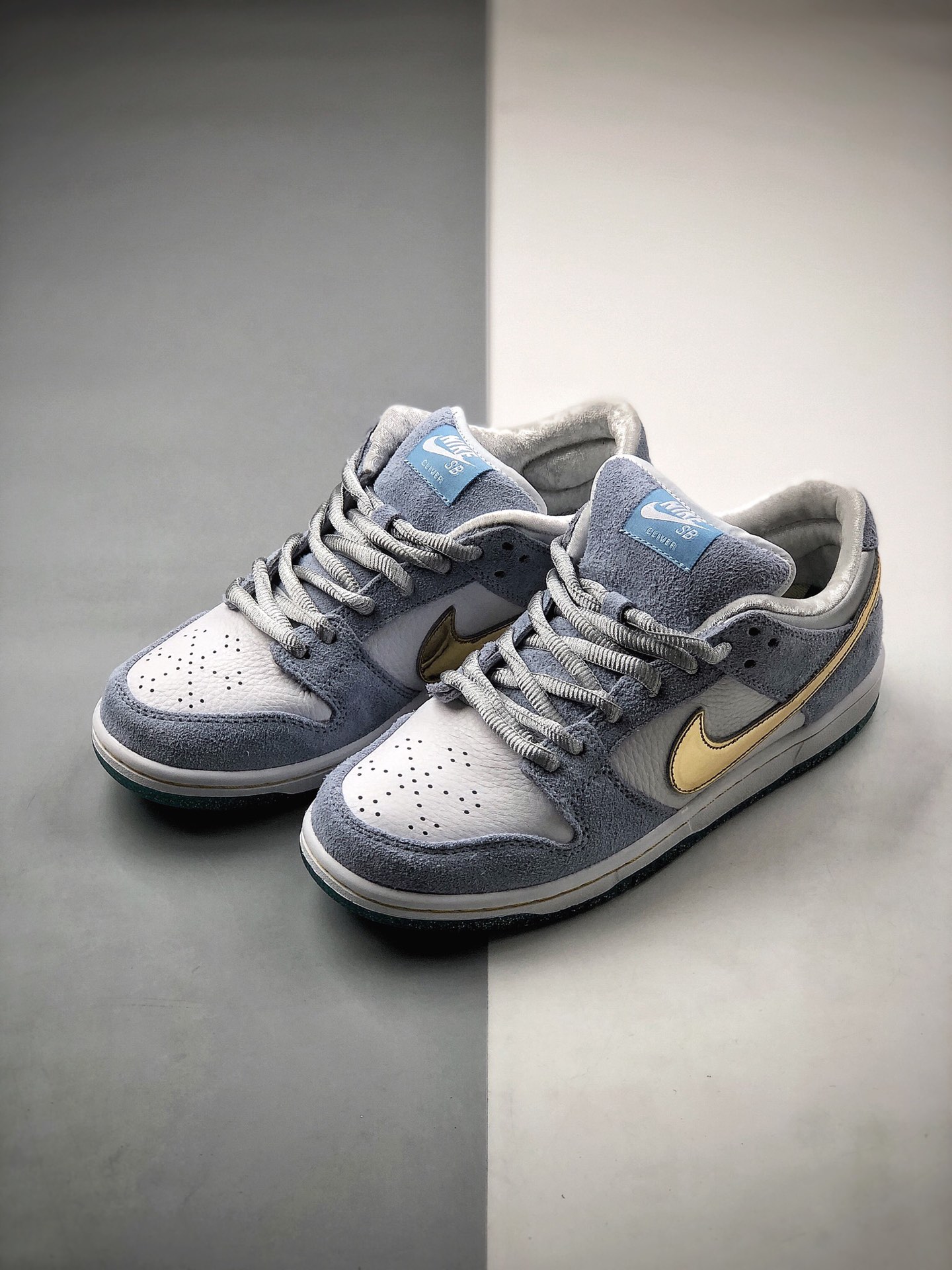 280  Sean Cliver x Nike SB Dunk Low Pro QS 艺术家滑板DC9936-100