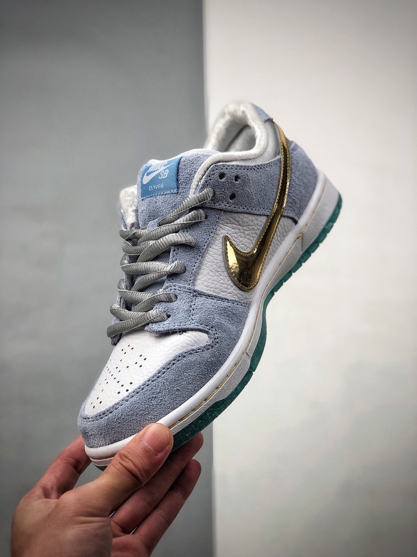 280  Sean Cliver x Nike SB Dunk Low Pro QS 艺术家滑板DC9936-100