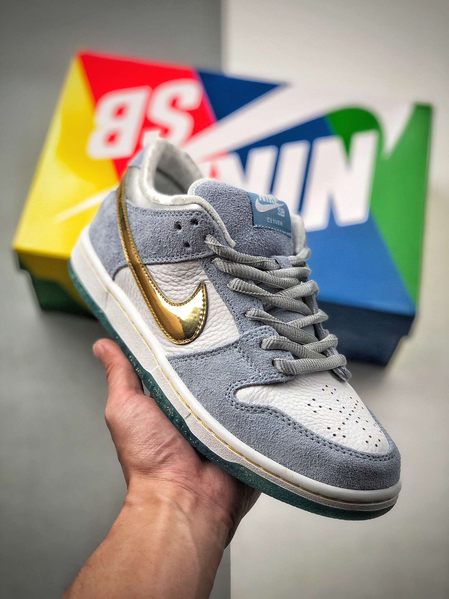 280  Sean Cliver x Nike SB Dunk Low Pro QS 艺术家滑板DC9936-100