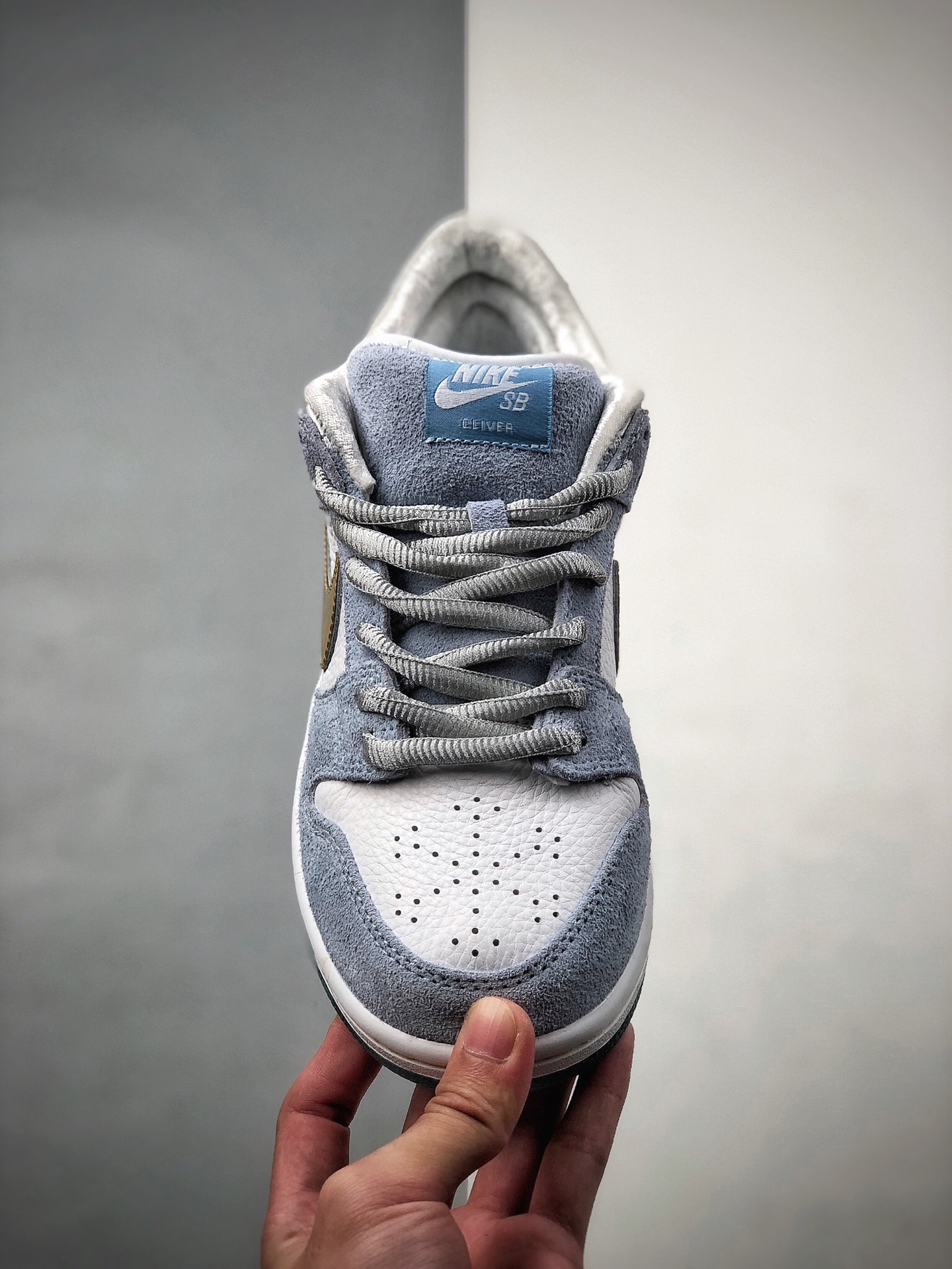 280  Sean Cliver x Nike SB Dunk Low Pro QS 艺术家滑板DC9936-100