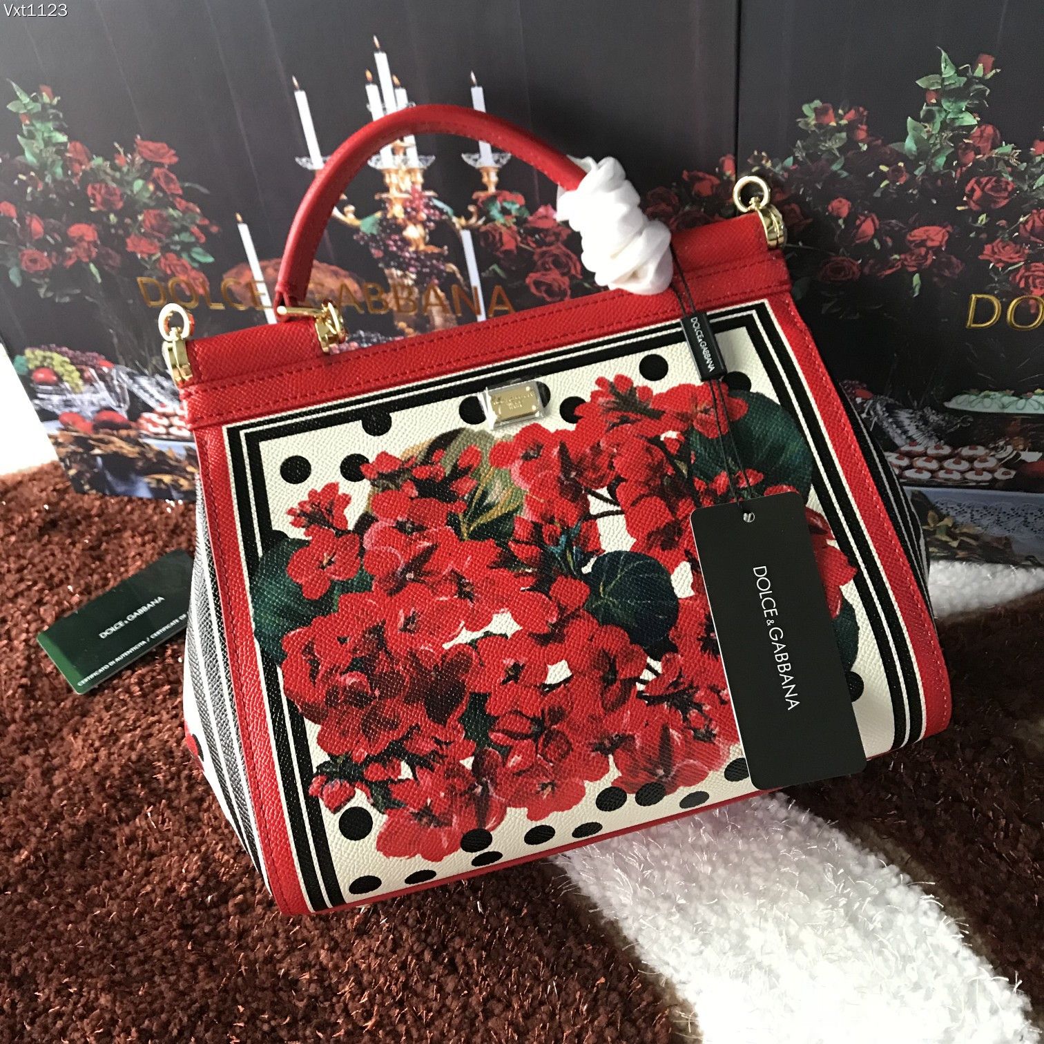 Dolce&Gabbana杜嘉班纳明星同款斜挎包可斜挎配镜子海外代购专用品有范有气场全新包型任何搭配都可