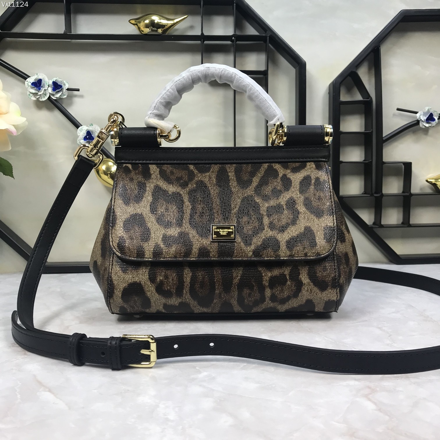 原单Dolce&Gabbana杜嘉班纳经典豹纹时尚界另一款铂金包细腻手工制造众多明星的最爱可斜挎配镜子海