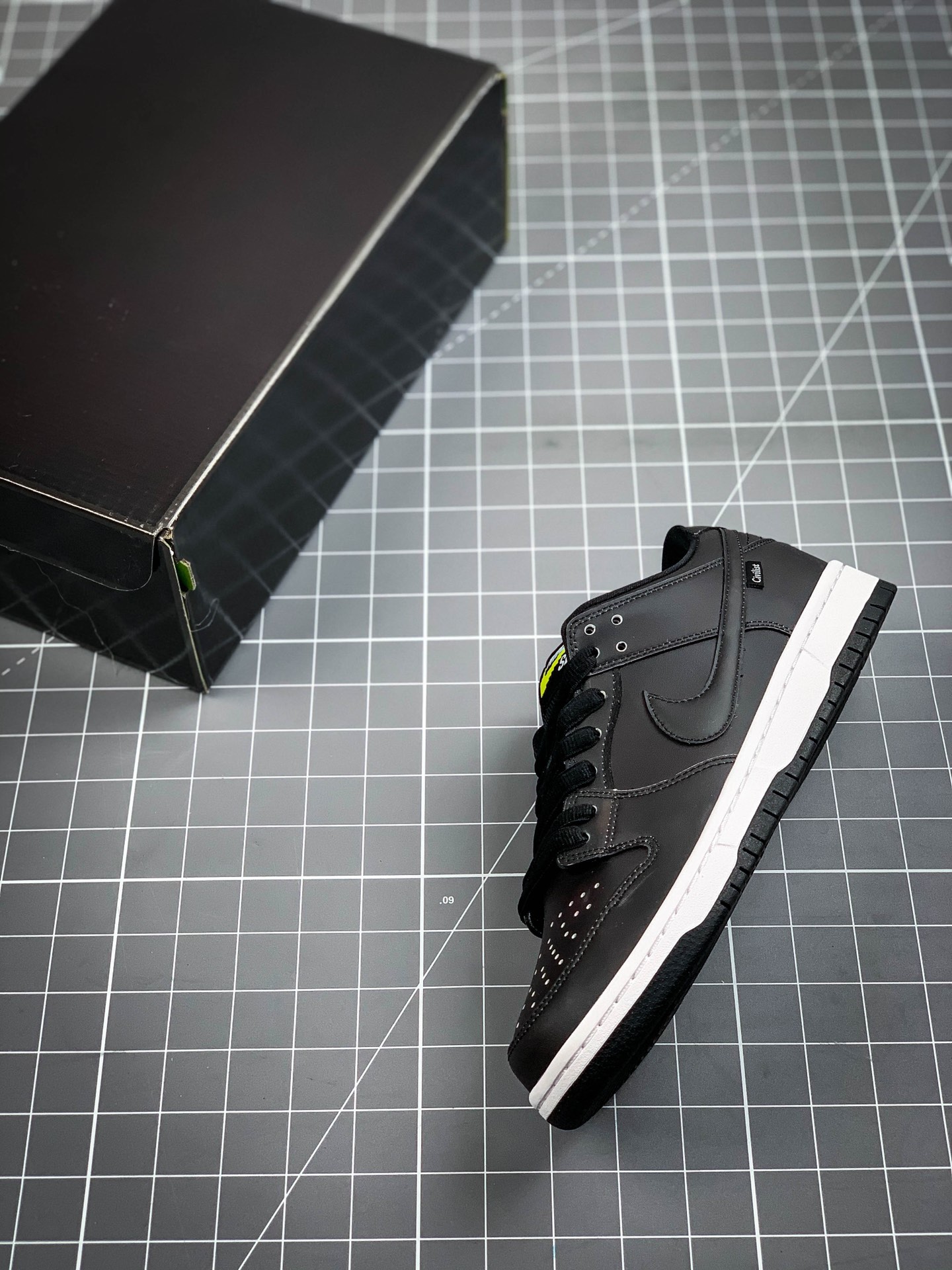 450 纯原Civilist x NK SB Dunk Low  原盒“热成像变色龙” 首发版本出货此款CZ5123-001
