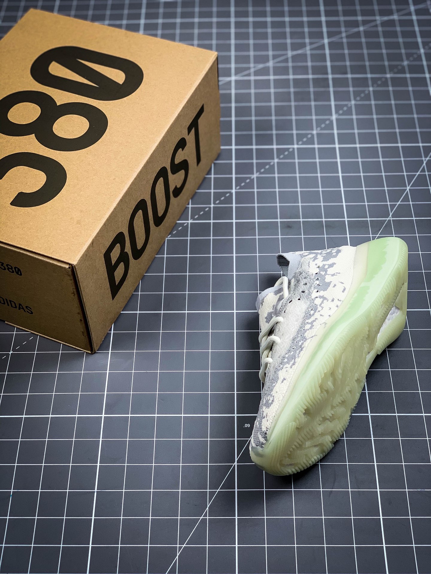 260 纯原版本独家特价 yeezyYEEZY BOOST 380 “Blue Oat”  椰子380 FV3260