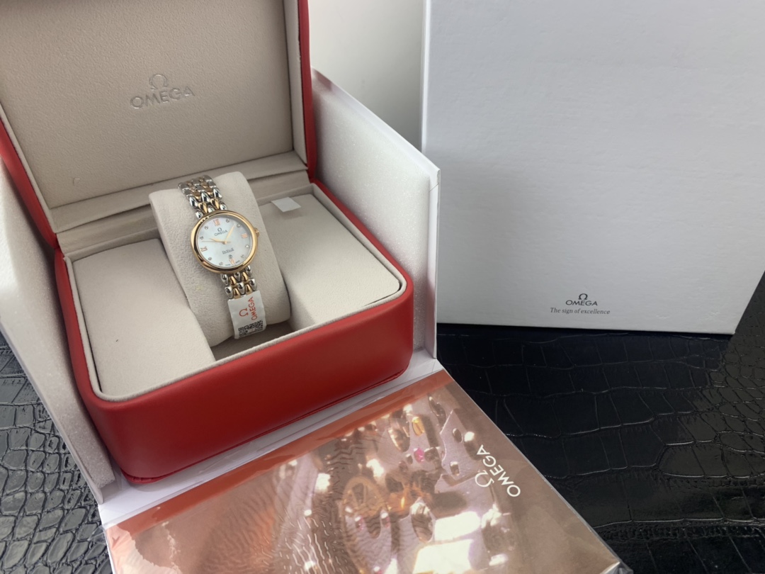 Omega 皇家 欧米茄蝶飞系列间金贝壳表盘女表