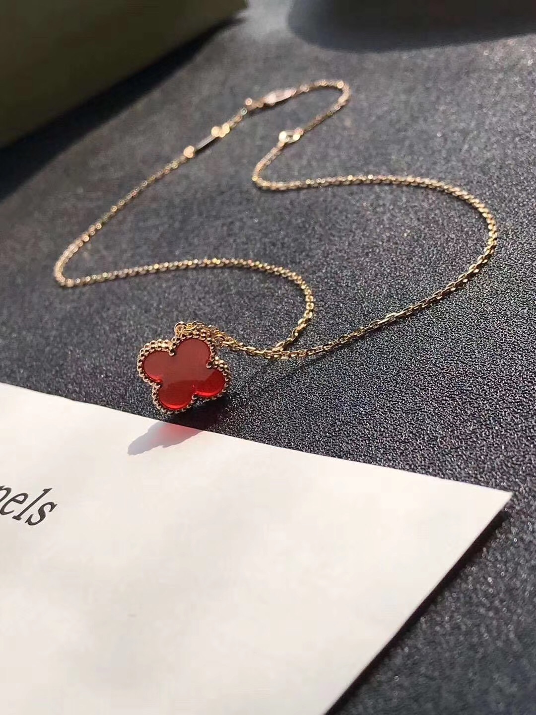 Van Cleef & Arpels 银镀K金 梵克雅宝VCA单花红玉髓项链 起版 四叶玉髓造型轮廓流畅 线条优美