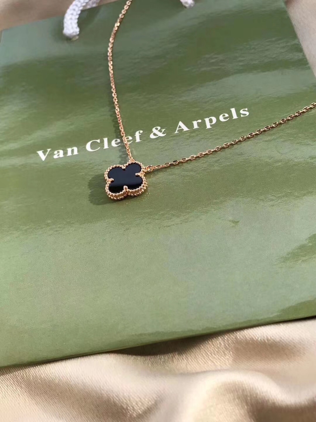 Van Cleef & Arpels 银镀K金梵克雅宝VCA单花黑玛瑙项链 起版 四叶玉髓造型轮廓流畅 线条优美