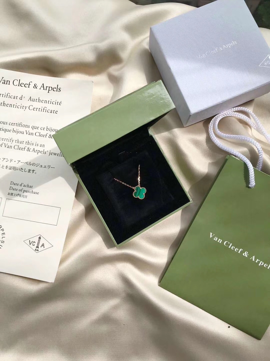 Van Cleef & Arpels 银镀K金 梵克雅宝VCA单花绿孔雀石项链 起版 四叶玉髓造型轮廓流畅 线条优美