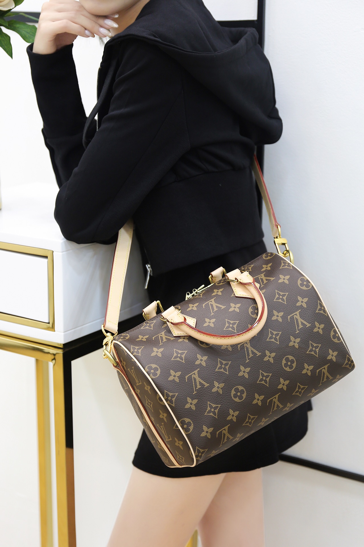 Louis Vuitton LV Speedy Bandoulière 25 枕头包 M41113