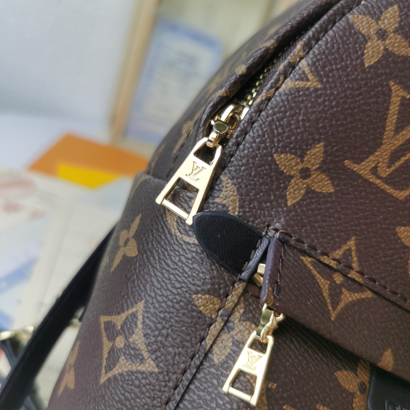 個性派のミニマリスト向け！MONOGRAM BACKPACK