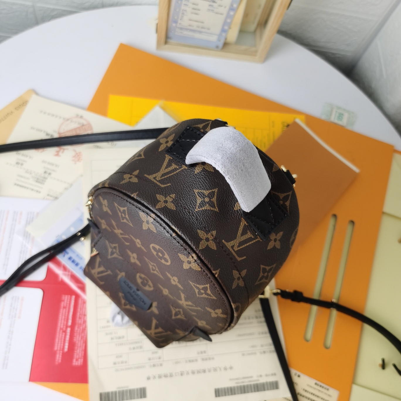 個性派のミニマリスト向け！MONOGRAM BACKPACK