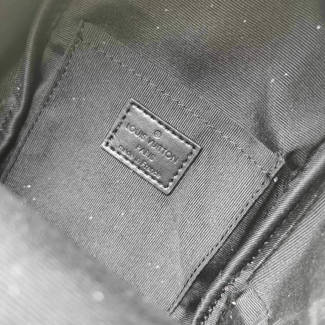 個性派のミニマリスト向け！MONOGRAM BACKPACK