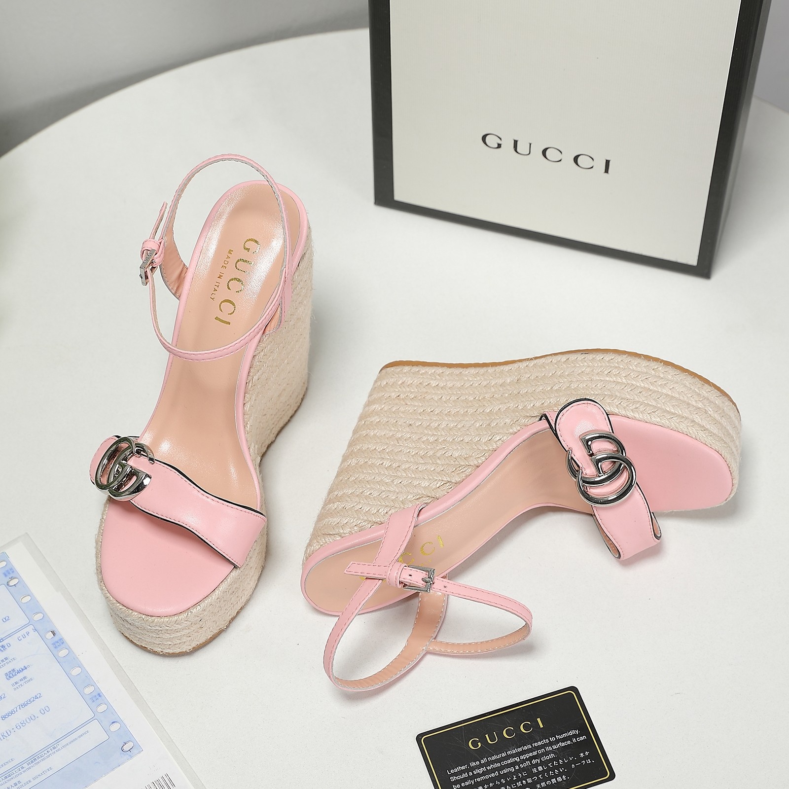 . Versión de gama alta 2021 Gucci Gucci nuevo talón inclinado sandalias de plataforma de agua Este p