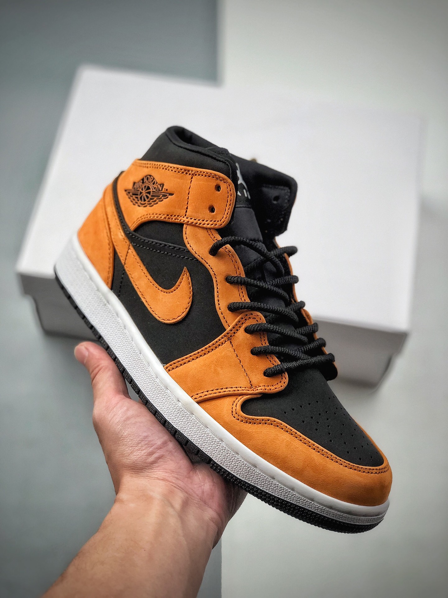 Air Jordan 1 LowAJ1 MIDSE Número oficial de producto: DB5453-700 Tallas: 36 36.5 37 38 38.5 39 40 40.5 41 42 42.5 43 44…