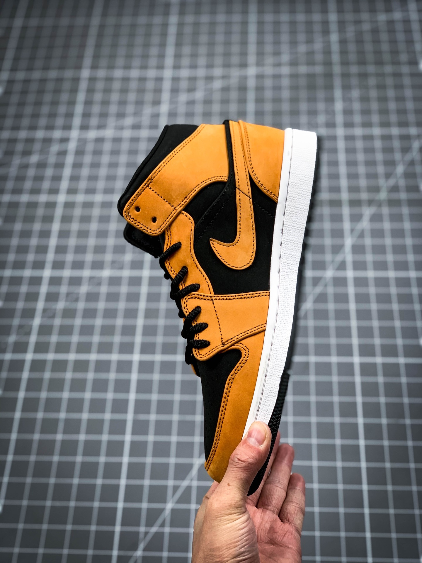 240 Air Jordan 1 Mid AJ1乔1中帮文化篮球鞋 DB5453-700
