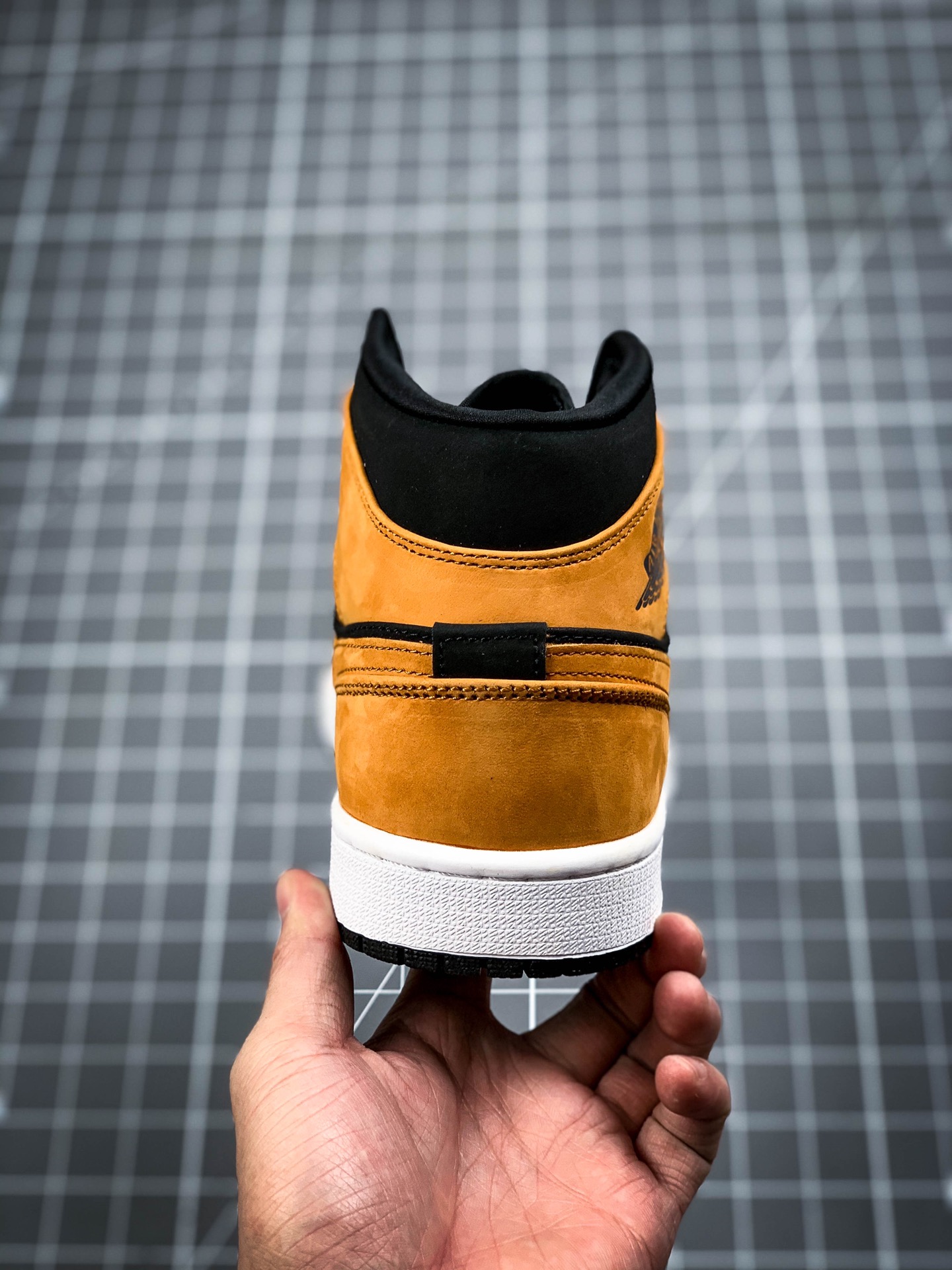 240 Air Jordan 1 Mid AJ1乔1中帮文化篮球鞋 DB5453-700