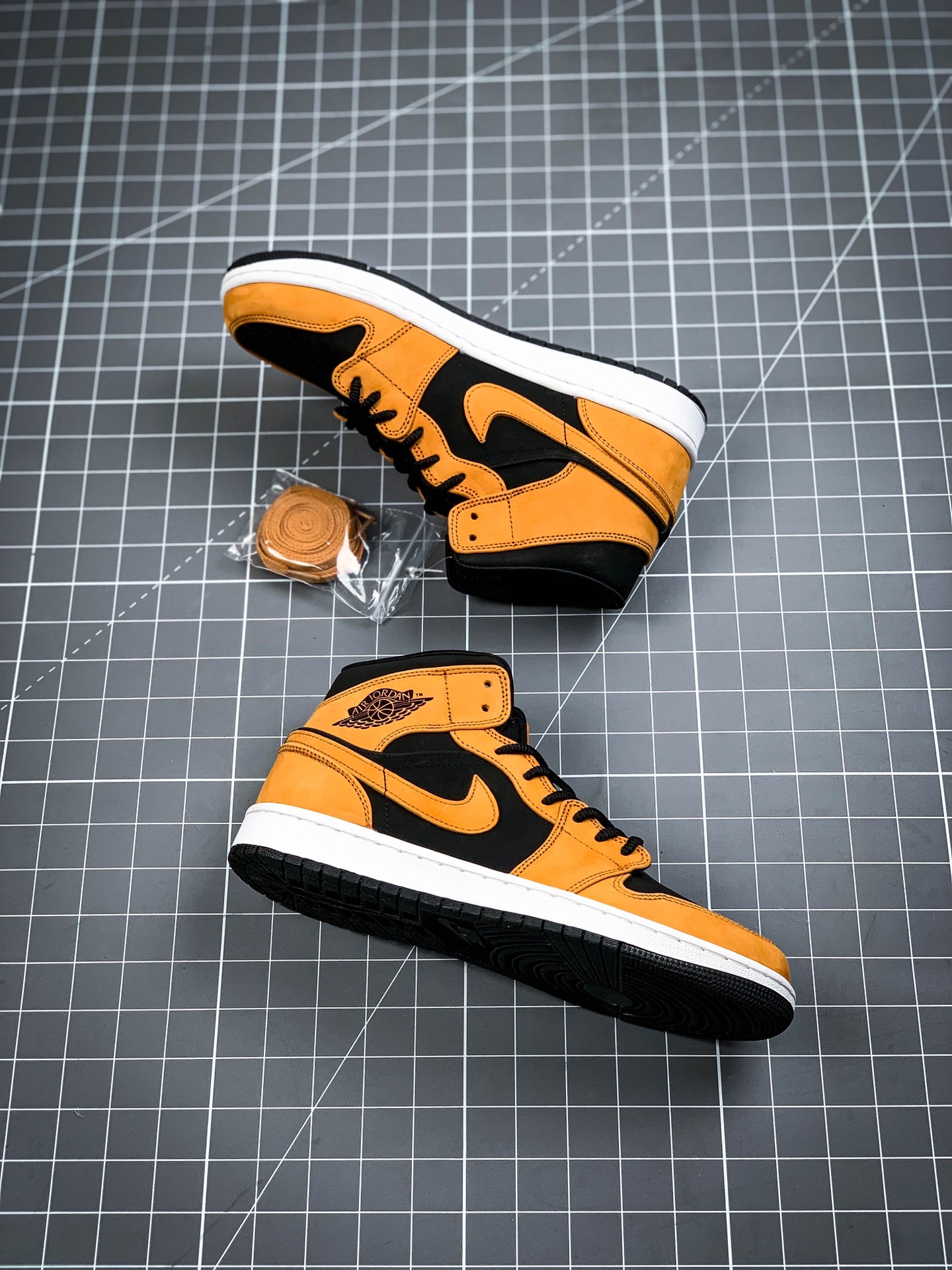 240 Air Jordan 1 Mid AJ1乔1中帮文化篮球鞋 DB5453-700
