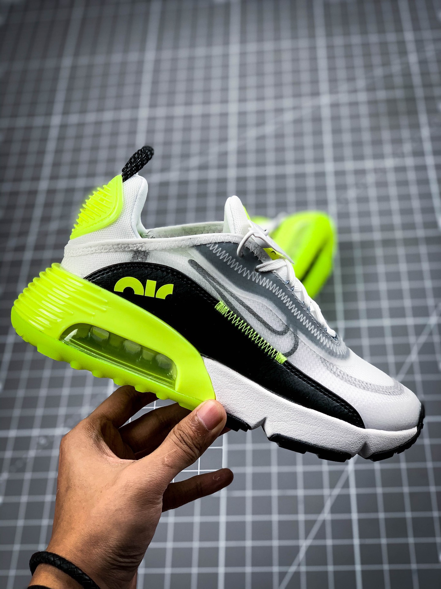 180 公司级 Nike Air Max 2090 耐克2020春季新款气垫跑鞋 BV9977-102