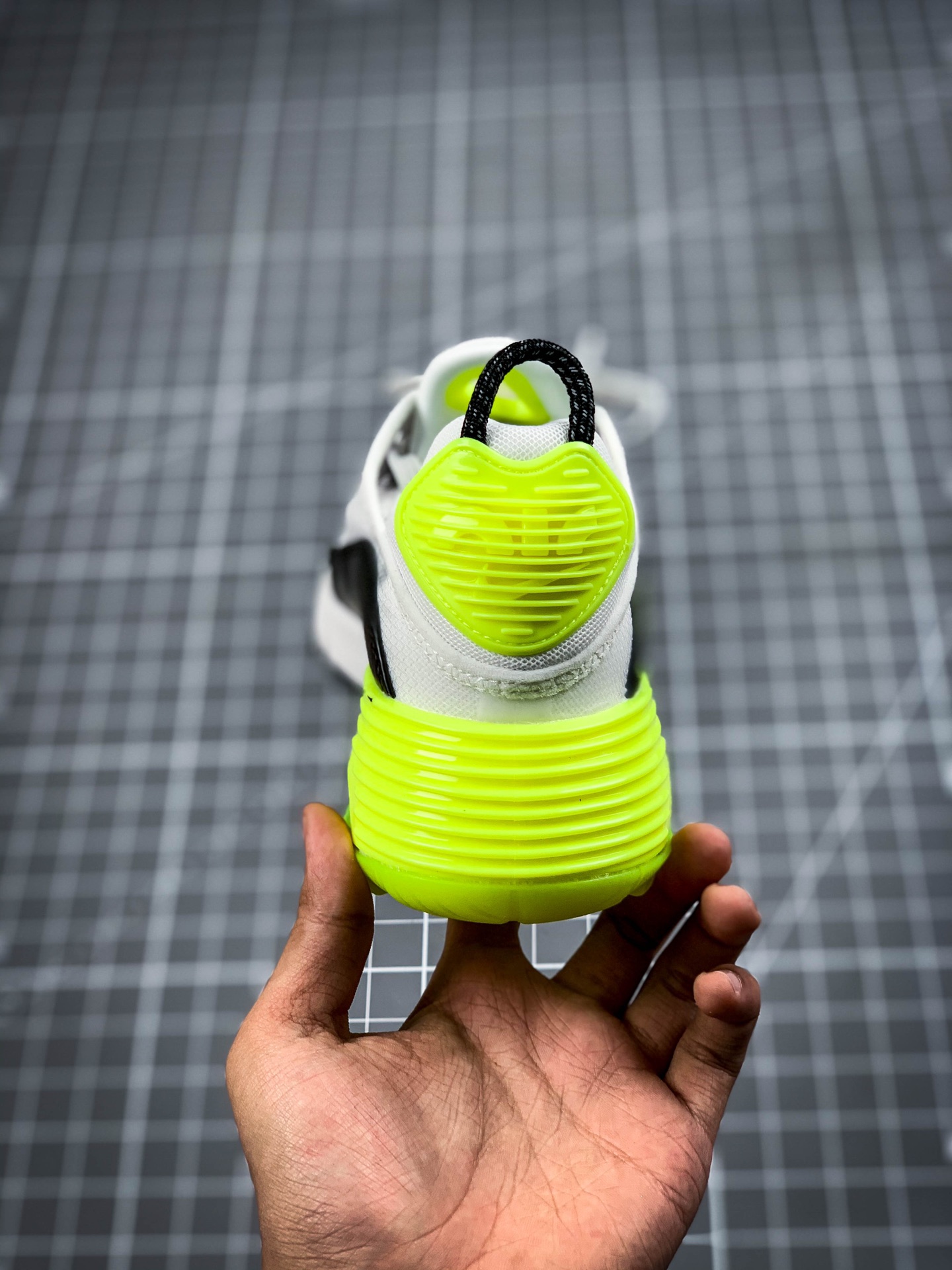 180 公司级 Nike Air Max 2090 耐克2020春季新款气垫跑鞋 BV9977-102