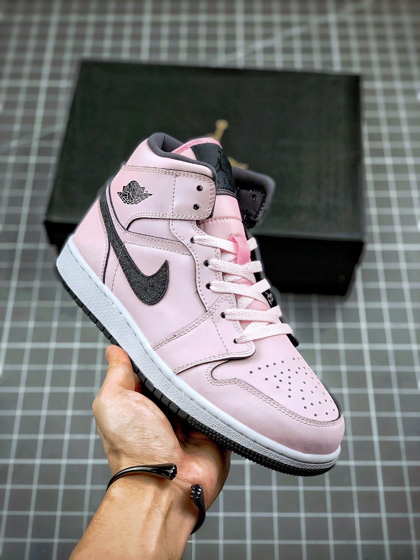 Air Jordan 1 MID rosa flor de cerezo, serie mid, nuevo lote, suela original con molde original, piel personalizada de f…