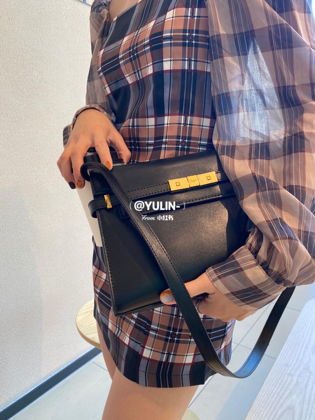 Ysl 𝑴𝒂𝒏𝒉𝒂𝒕𝒕𝒂𝒏 29CM曼哈顿法棍包 579271黑色牙签纹金扣