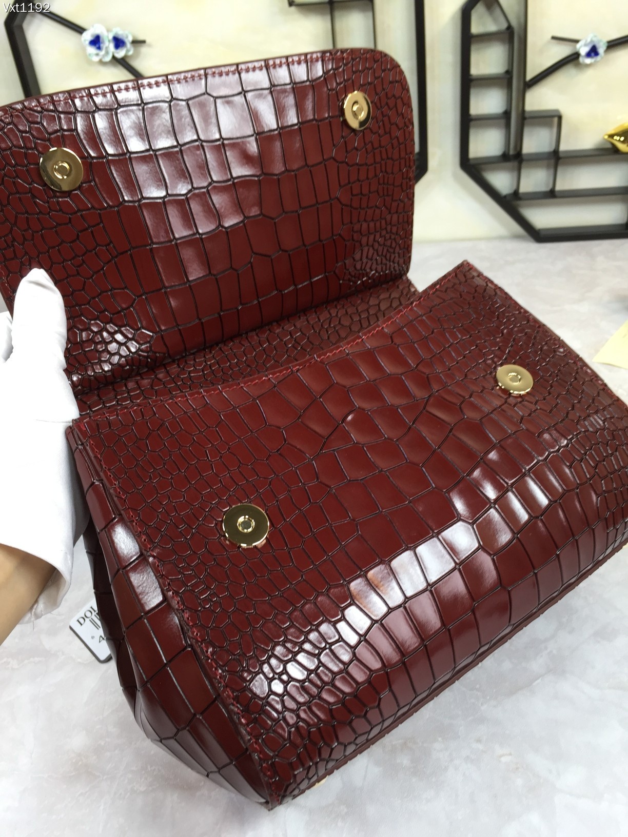 顶级原单Dolce&Gabbana杜嘉班纳️香港正品购入打版决定顶级牛货做工精细完美袋形进口头层牛皮压纹