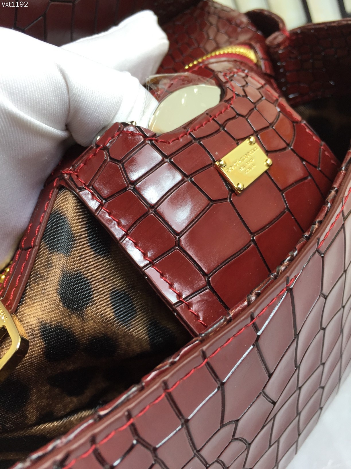 顶级原单Dolce&Gabbana杜嘉班纳️香港正品购入打版决定顶级牛货做工精细完美袋形进口头层牛皮压纹