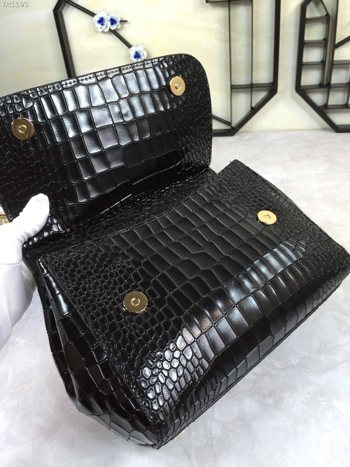 顶级原单Dolce&Gabbana杜嘉班纳️香港正品购入打版决定顶级牛货做工精细完美袋形进口头层牛皮压纹