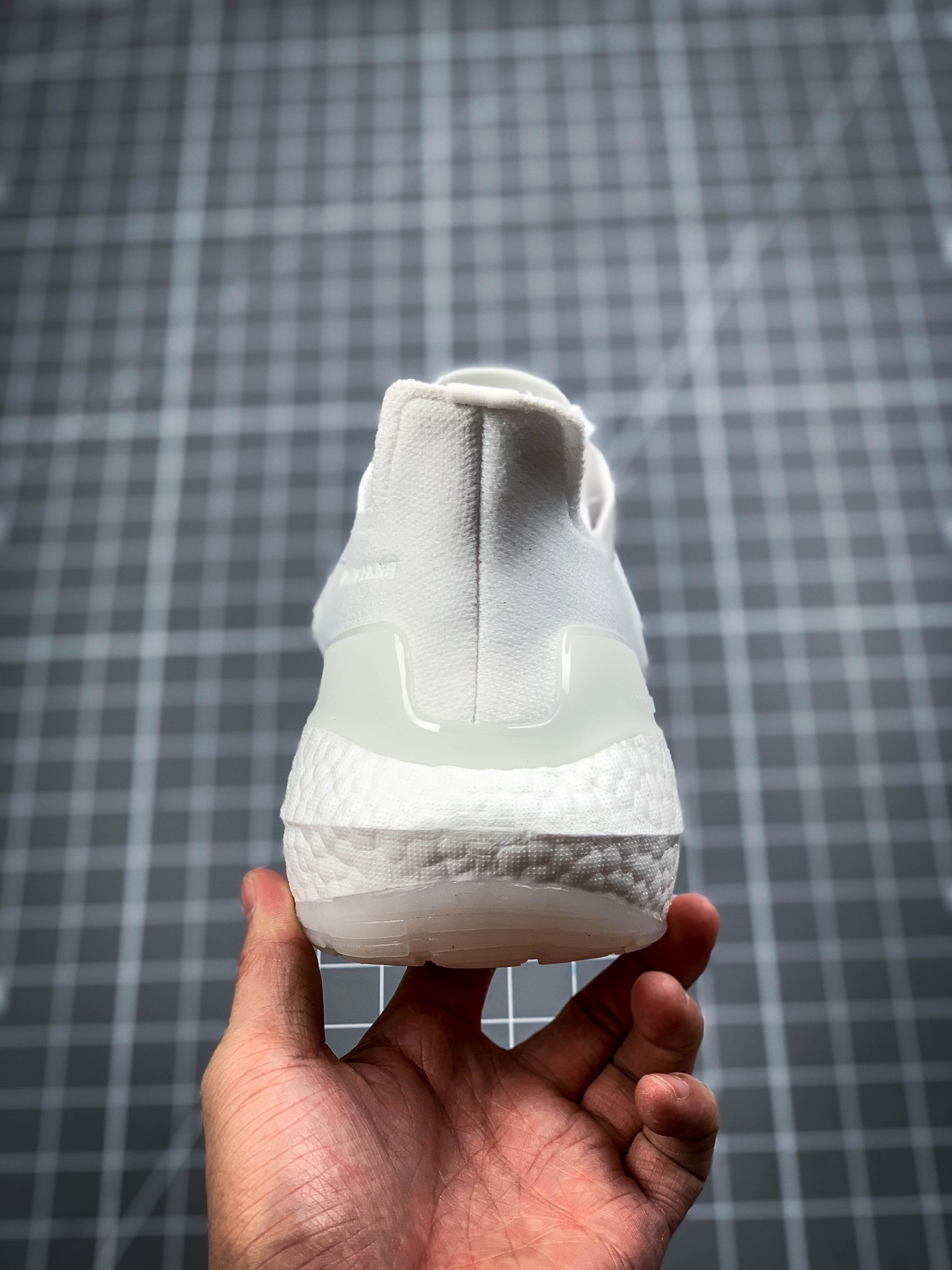 240  Ultra Boost 2020新款特别联名FY0402