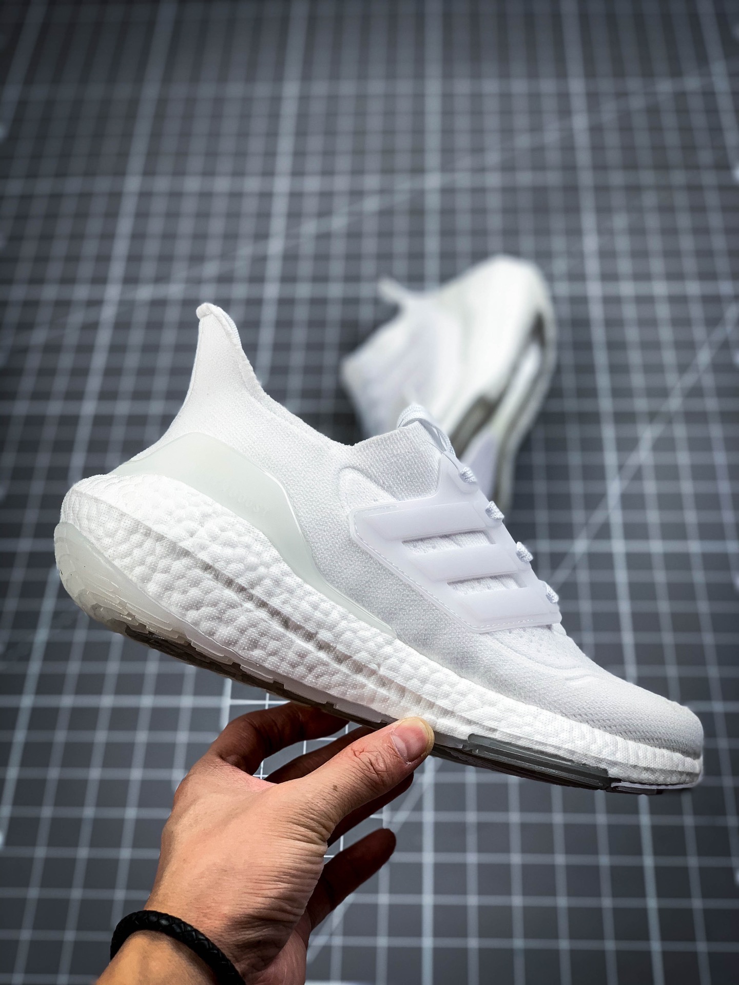 240  Ultra Boost 2020新款特别联名FY0402