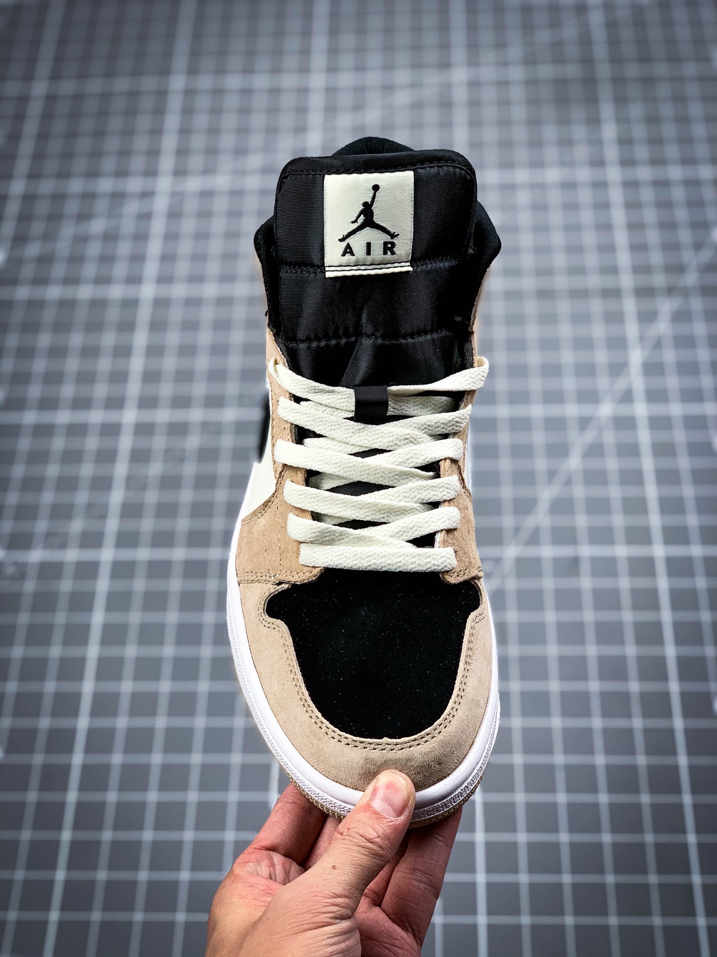 240 正确版本补货出 Air Jordan 1 Mid ”Barely Orange”秋天的奶茶 BQ6472-800