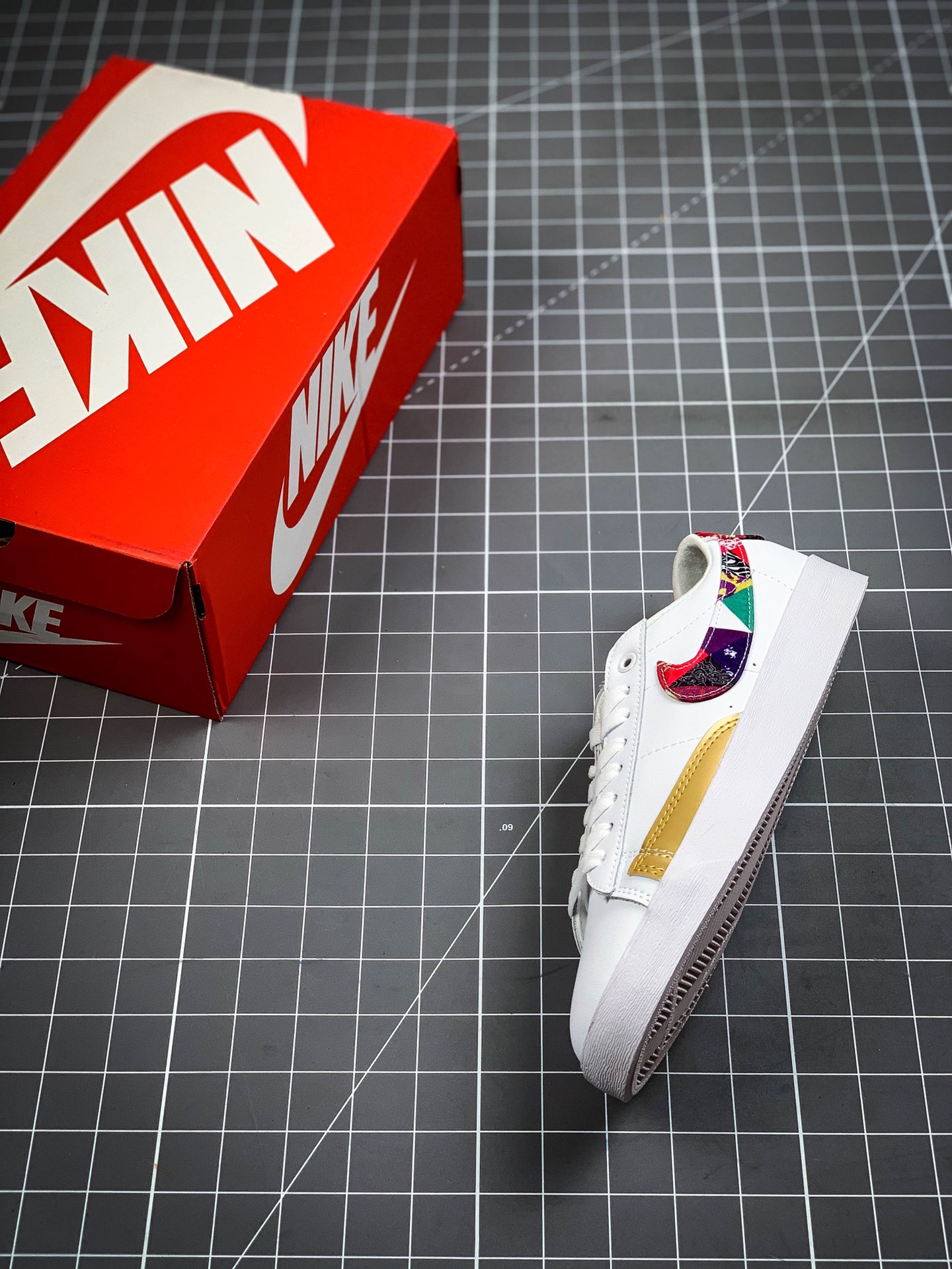 180 顶级公司级 Nike Blazer Low Le 新年彩绘 NIKE/耐克  BV6655-116
