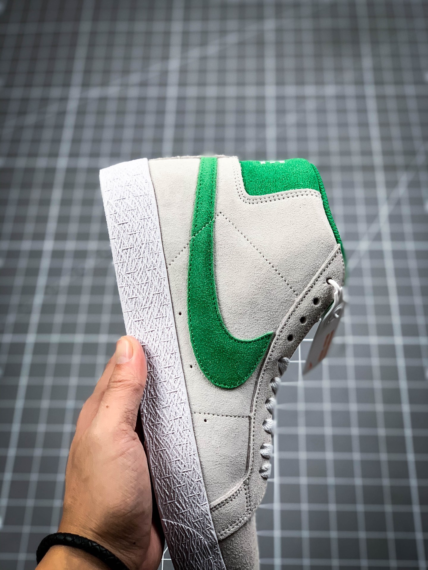 220 公司级#耐克Nike Blazer Mid 灰白/红白 开拓者系列864349