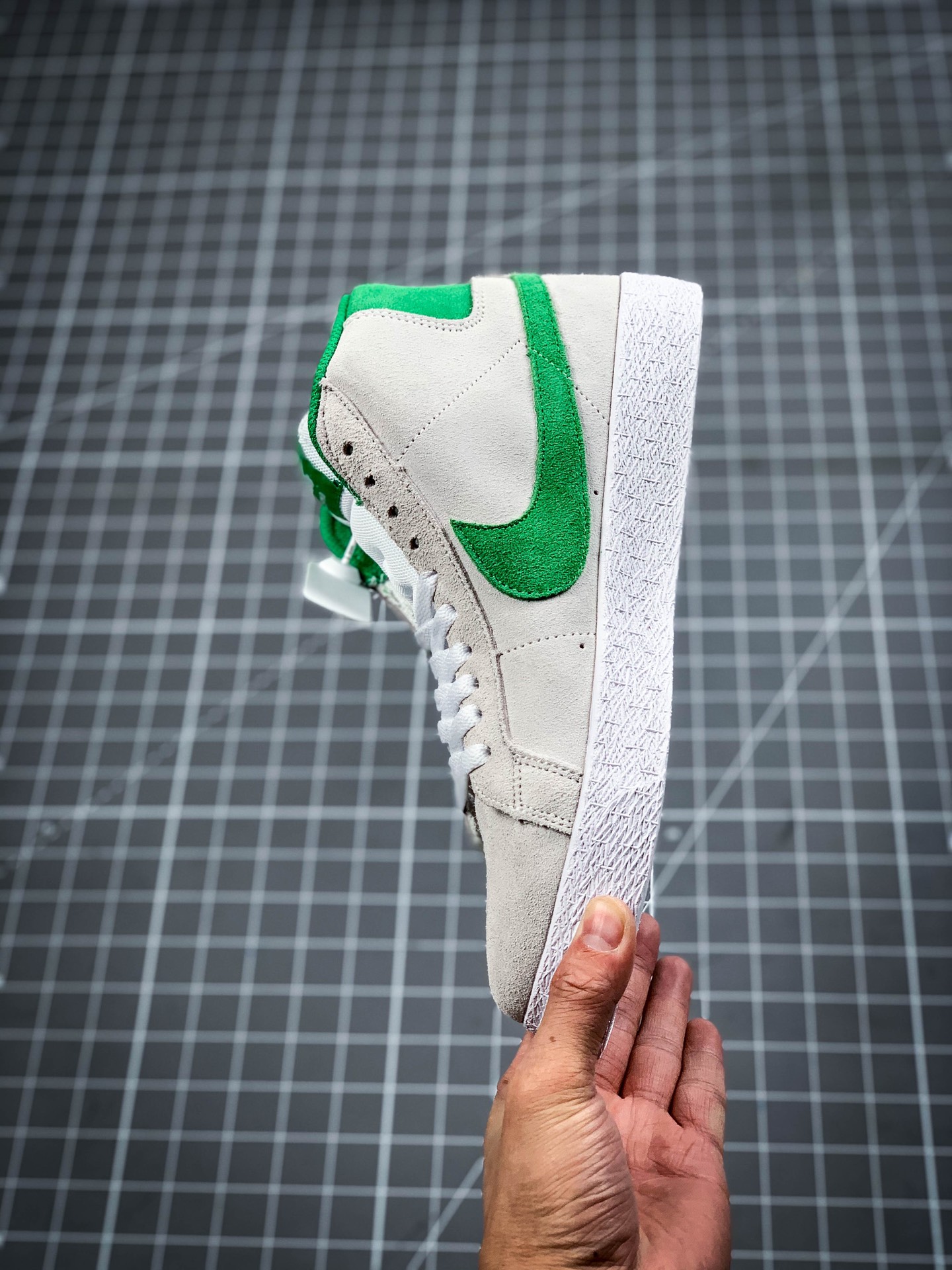 220 公司级#耐克Nike Blazer Mid 灰白/红白 开拓者系列864349