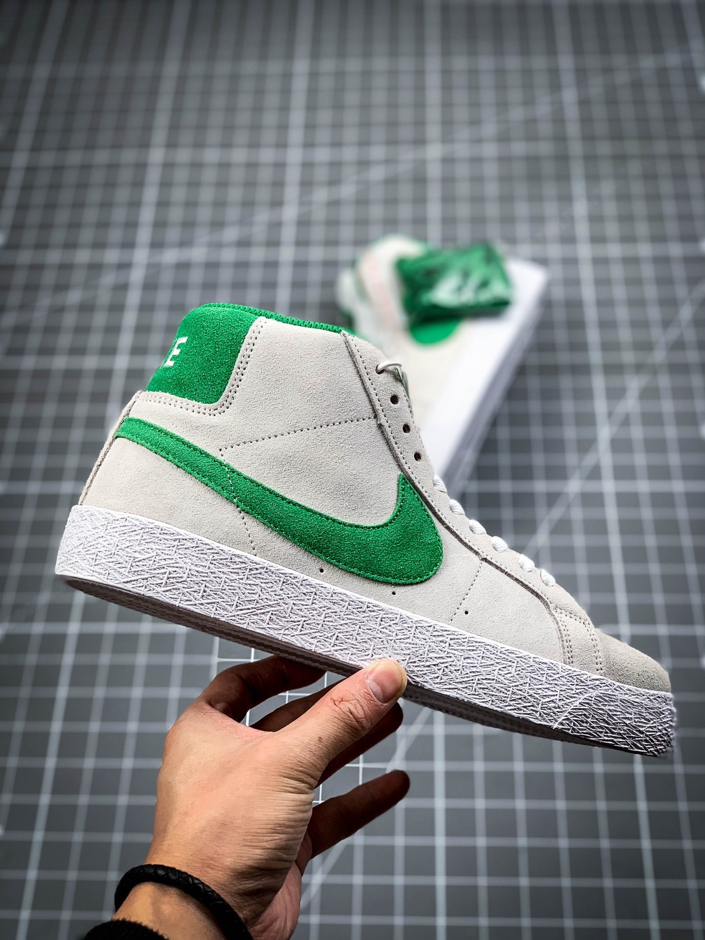 220 公司级#耐克Nike Blazer Mid 灰白/红白 开拓者系列864349