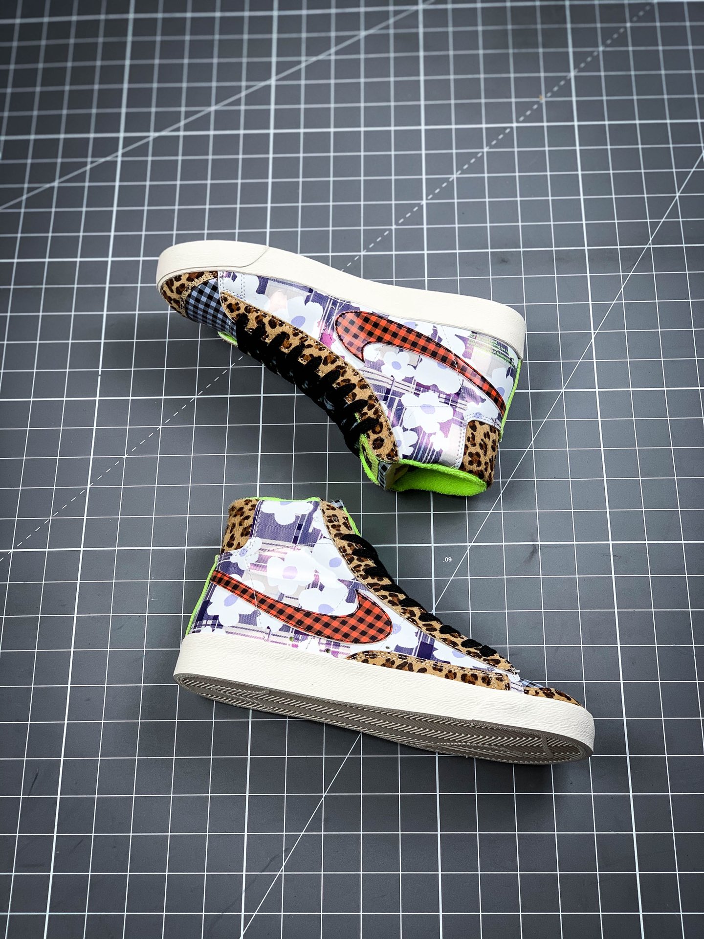 240 公司级耐克Nike Blazer Mid77 鸳鸯格纹小花豹纹男女板鞋 货号：CJ4239-981