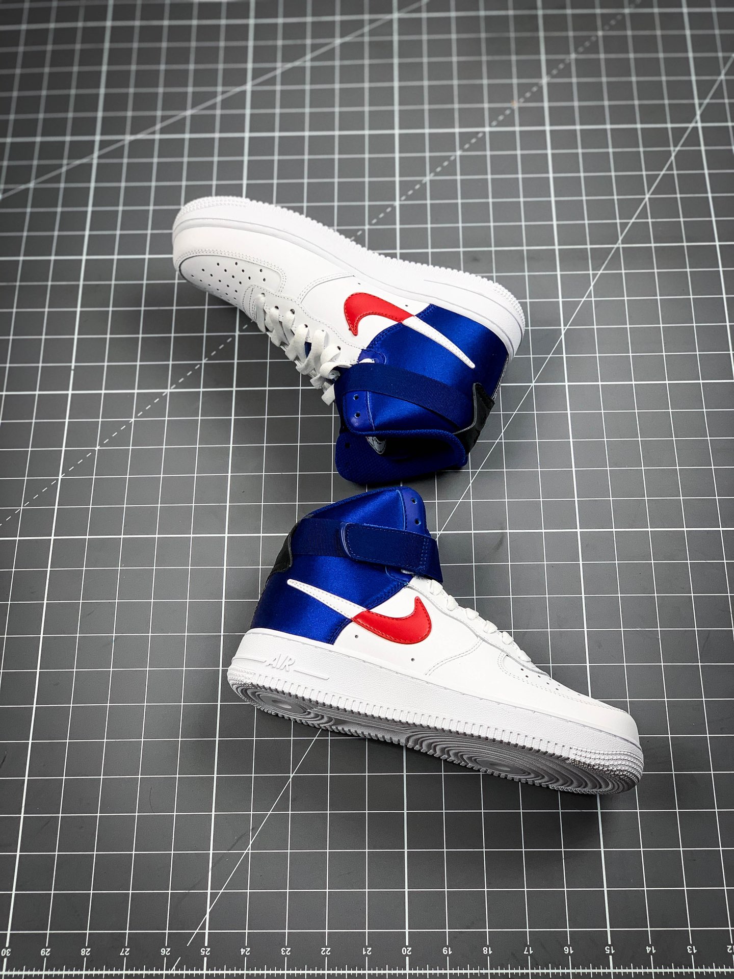 220 耐克Nike Air Force 1 '07 LV8 High高帮休闲板鞋NBA限定丝绸  货号:BQ4591-101