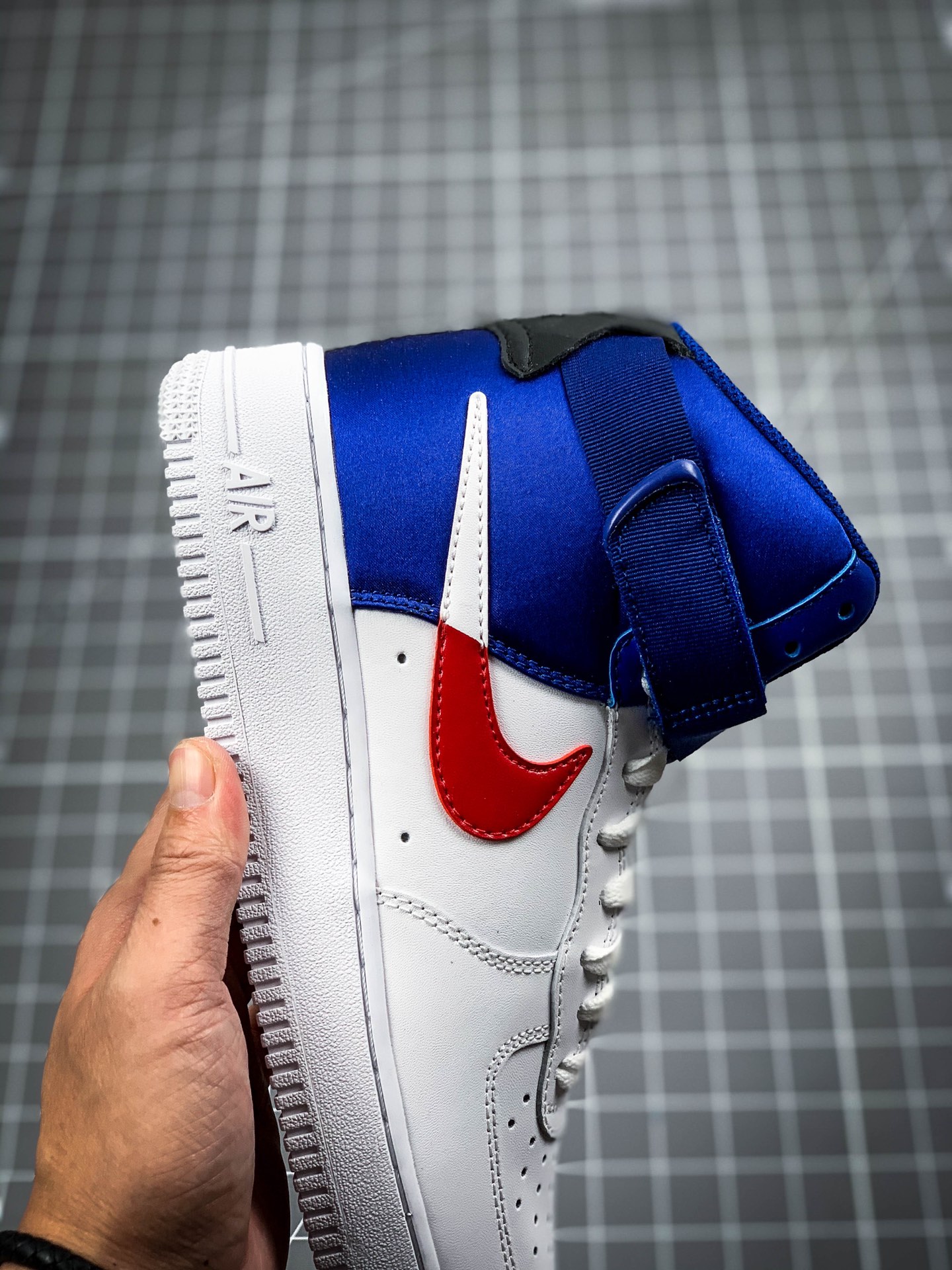 220 耐克Nike Air Force 1 '07 LV8 High高帮休闲板鞋NBA限定丝绸  货号:BQ4591-101