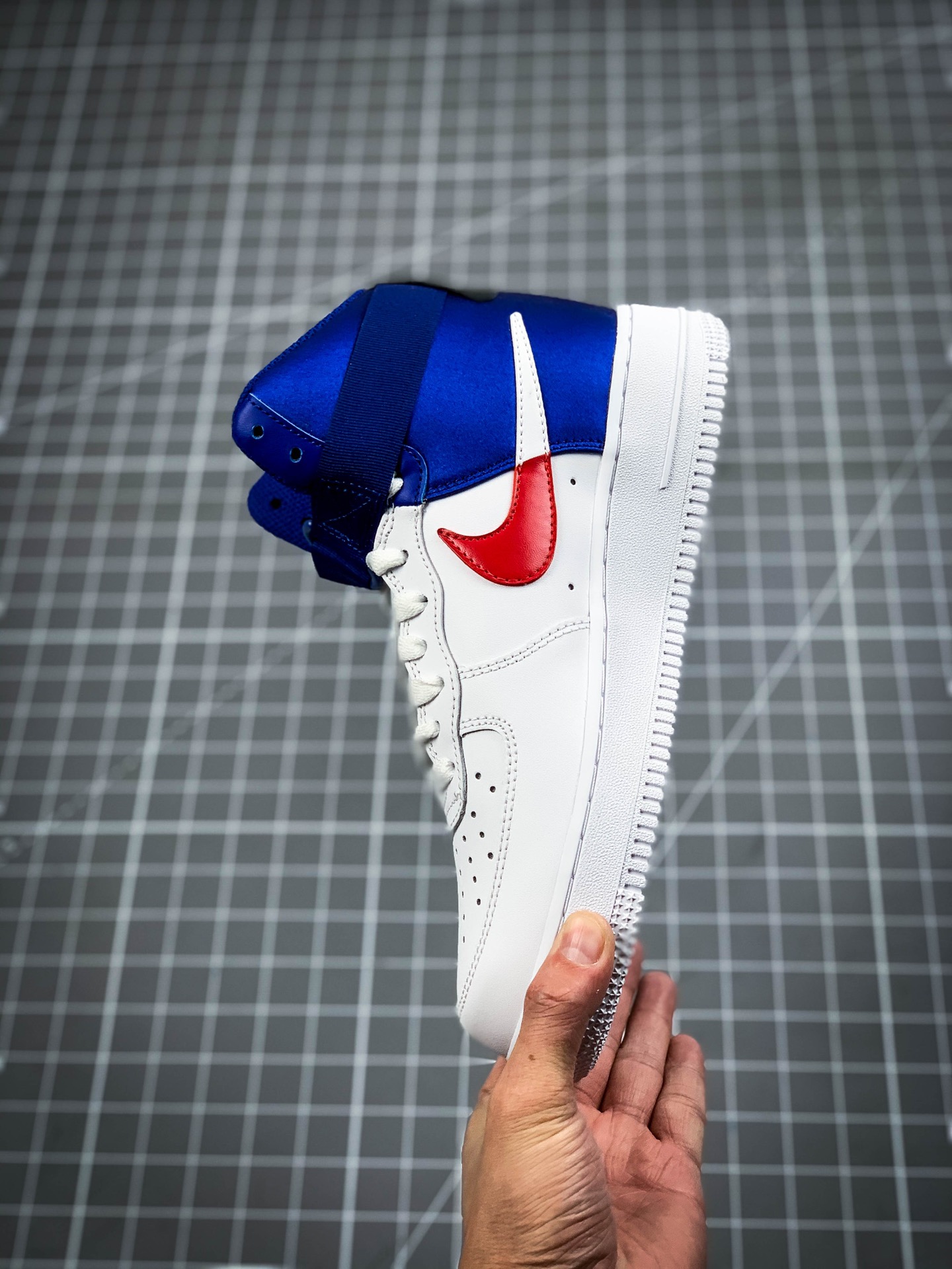 220 耐克Nike Air Force 1 '07 LV8 High高帮休闲板鞋NBA限定丝绸  货号:BQ4591-101