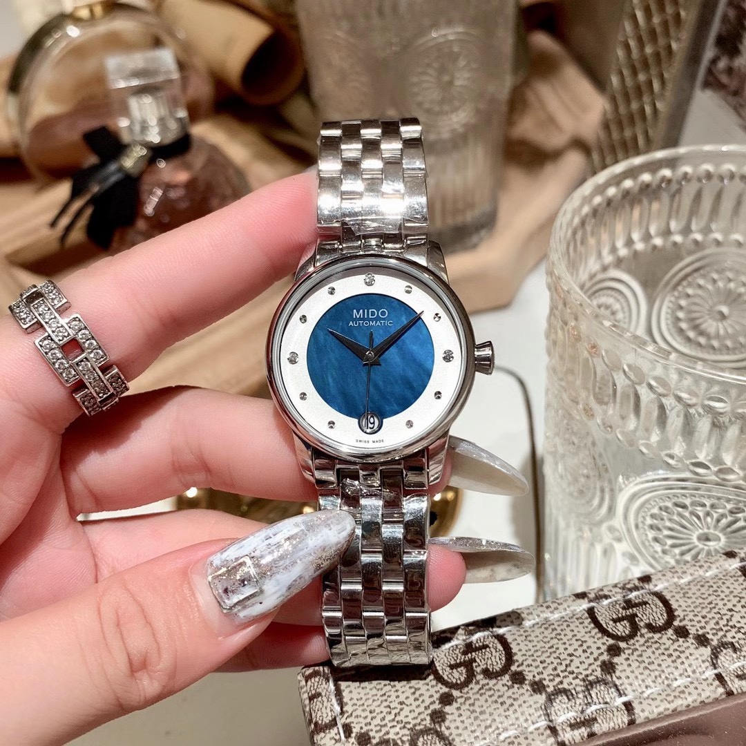 Vacheron Constantin 美度贝伦赛丽系列晨夕系列女士腕表 其设计灵感取材自历史名作 美度为这款腕表配备了33毫米的
