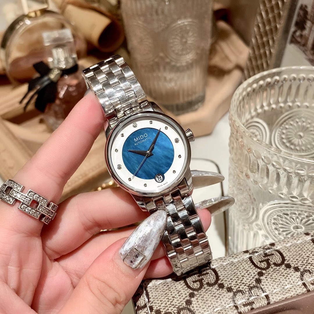 Vacheron Constantin 美度贝伦赛丽系列晨夕系列女士腕表 其设计灵感取材自历史名作 美度为这款腕表配备了33毫米的