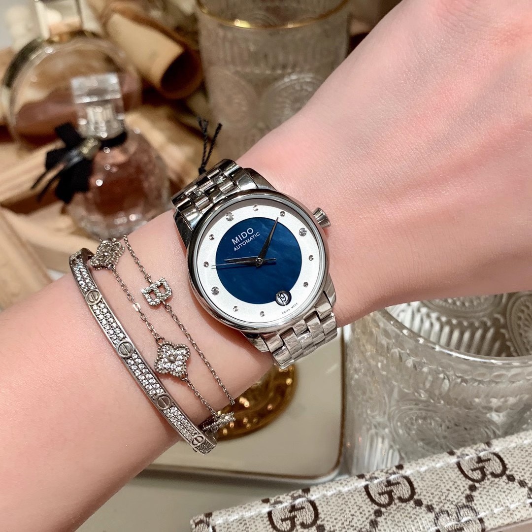 Vacheron Constantin 美度贝伦赛丽系列晨夕系列女士腕表 其设计灵感取材自历史名作 美度为这款腕表配备了33毫米的
