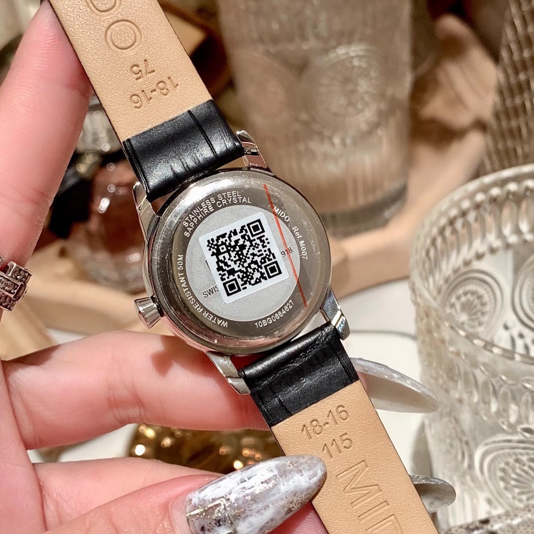Vacheron Constantin 美度贝伦赛丽系列晨夕系列女士腕表 其设计灵感取材自历史名作 美度为这款腕表配备了33毫米的