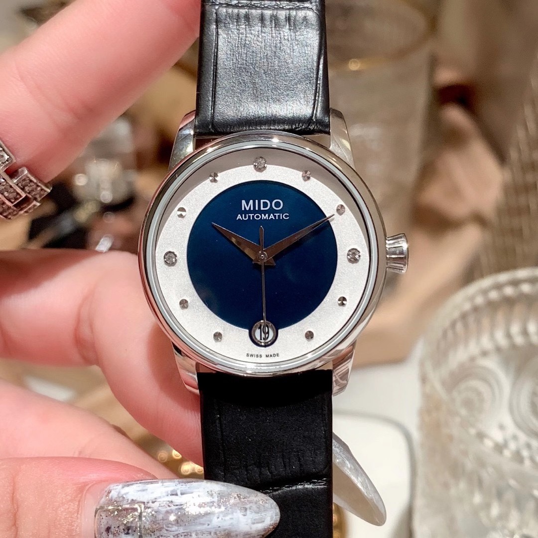 Vacheron Constantin 美度贝伦赛丽系列晨夕系列女士腕表 其设计灵感取材自历史名作 美度为这款腕表配备了33毫米的