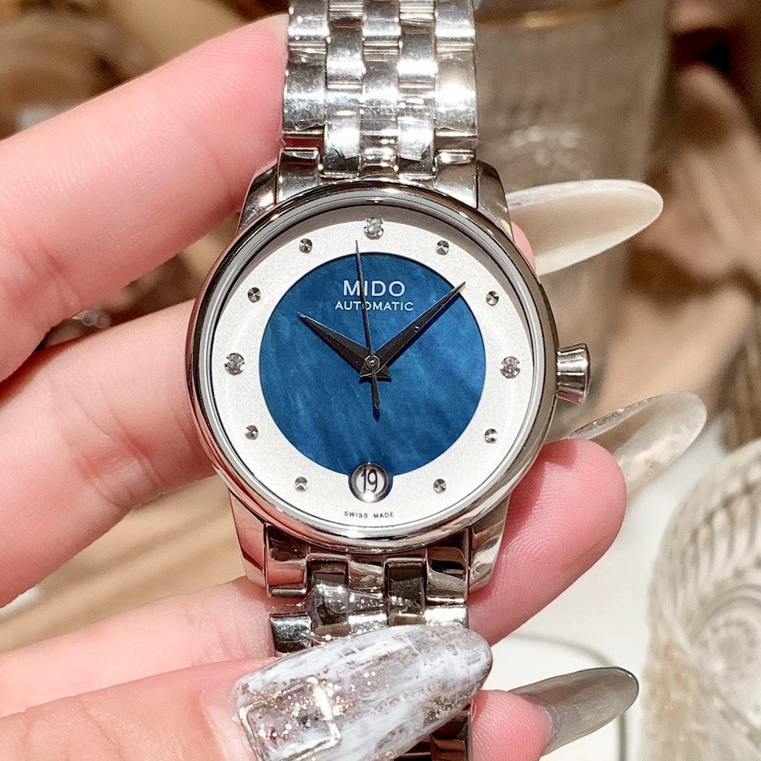 Vacheron Constantin 美度贝伦赛丽系列晨夕系列女士腕表 其设计灵感取材自历史名作 美度为这款腕表配备了33毫米的