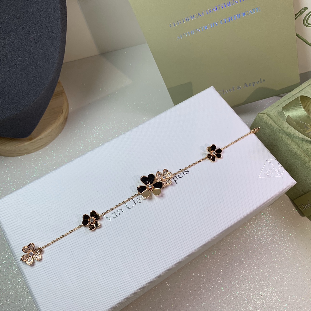 NO:103906,Van Cleopard Clover Bracelet Material s925, 18K real gold electroplating, counter 1:1, purchasing version, Vca bracelet, van clue, bracelet19860909梵克雅宝三叶草手链 材质s925,18K真金电镀,专柜1:1,代购版本,Vca手链,van cleef,bracelet,Jewelry