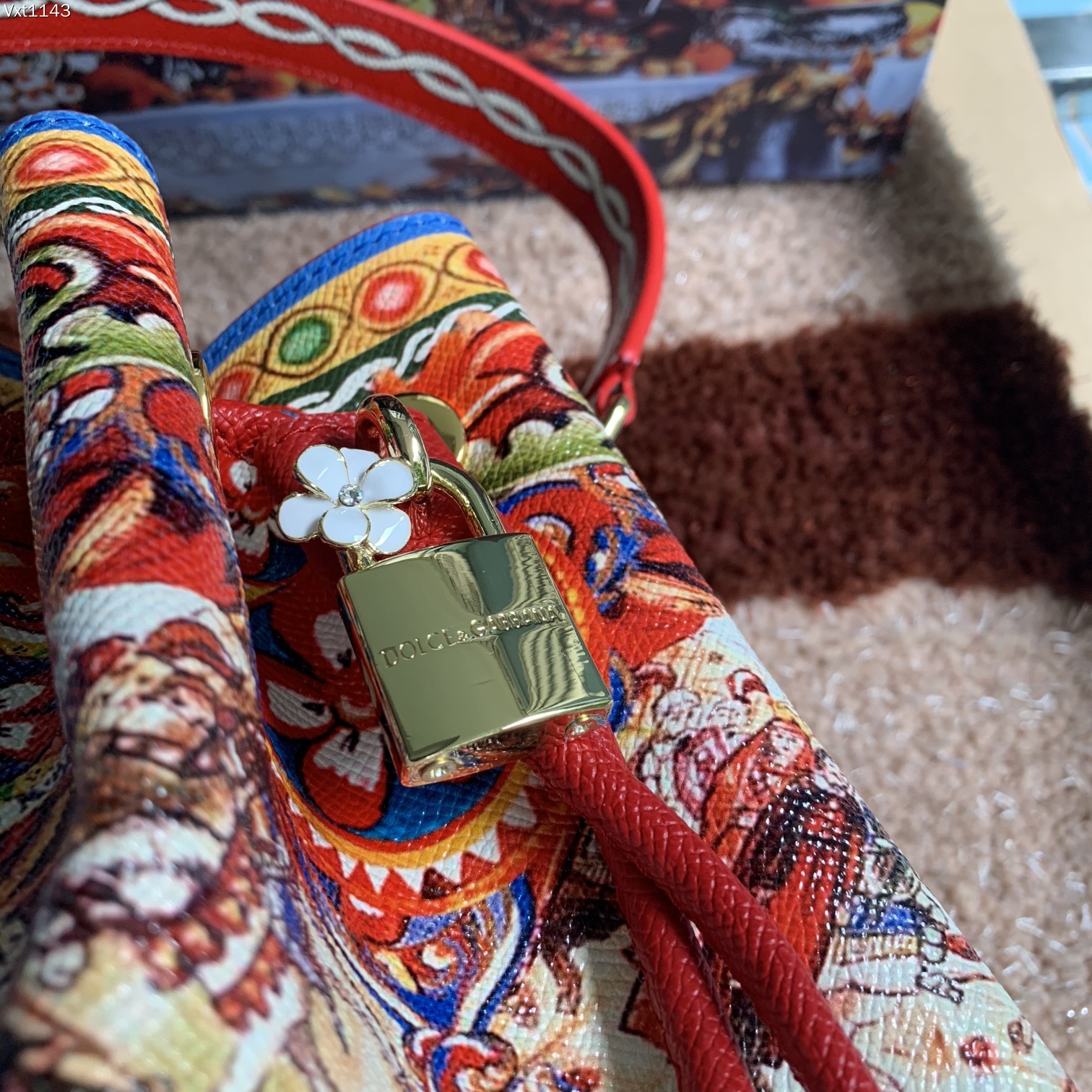 Dolce&Gabbana杜嘉班纳经典水桶包可斜挎海外代购专用品有范有气场全新包型任何搭配都可以只要有一