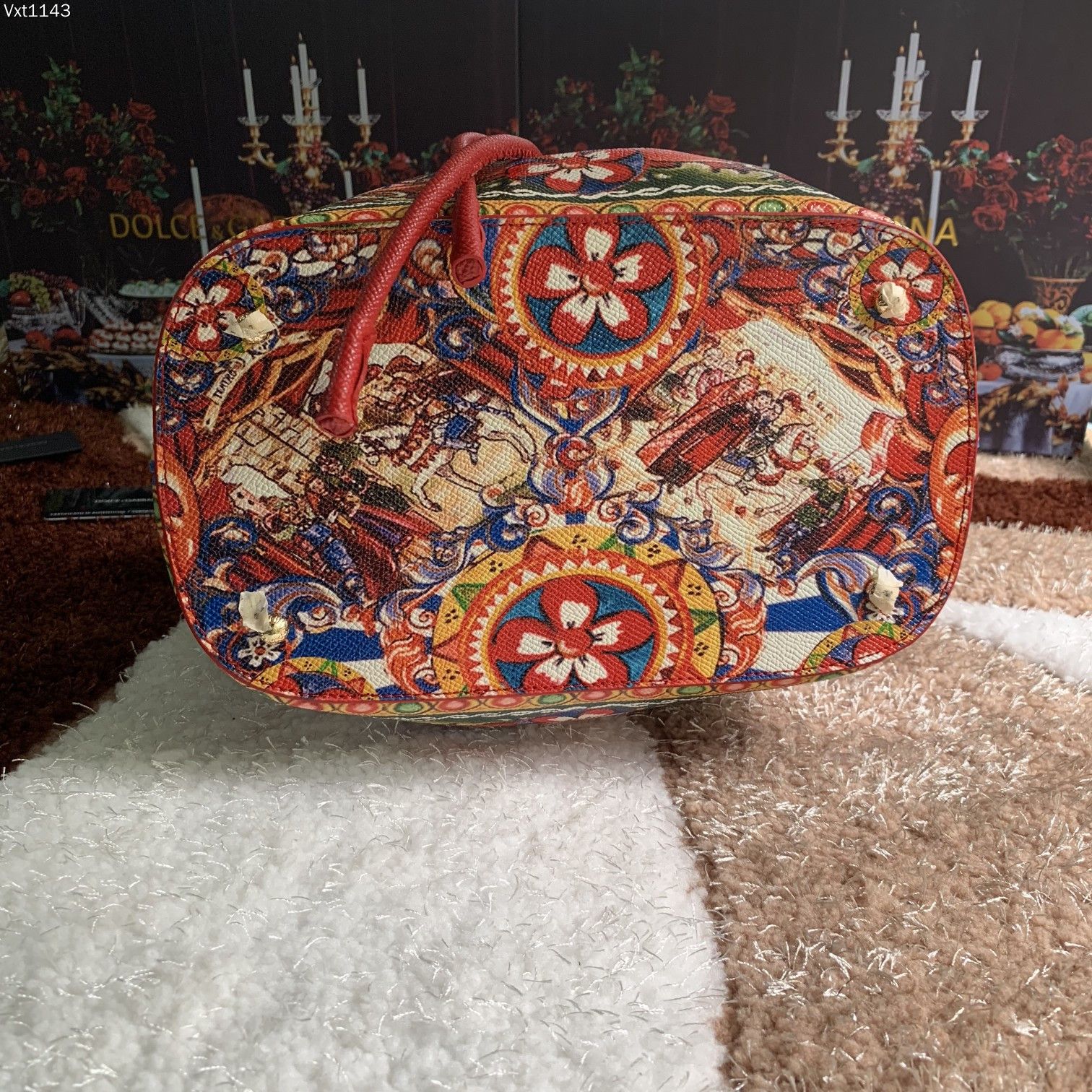Dolce&Gabbana杜嘉班纳经典水桶包可斜挎海外代购专用品有范有气场全新包型任何搭配都可以只要有一