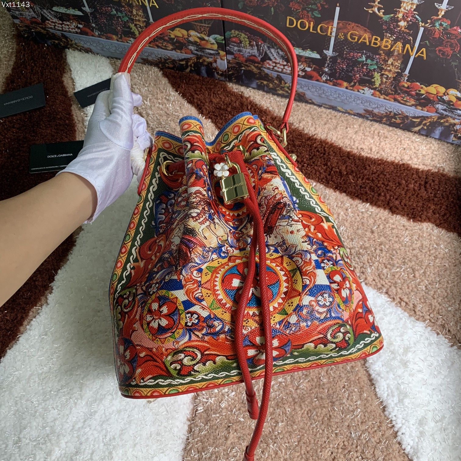 Dolce&Gabbana杜嘉班纳经典水桶包可斜挎海外代购专用品有范有气场全新包型任何搭配都可以只要有一